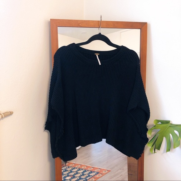 FREE PEOPLE // Black Sweater Cropped Poncho // Size Small - Picture 1 of 4